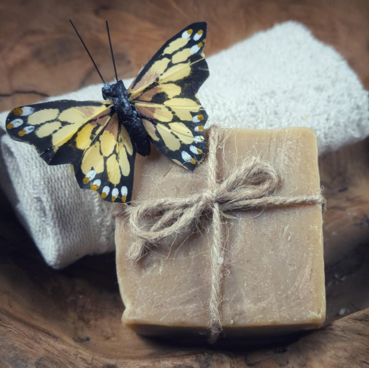 🐐 Goat’s Milk Soap – Gentle Hydration & Skin-Loving Care