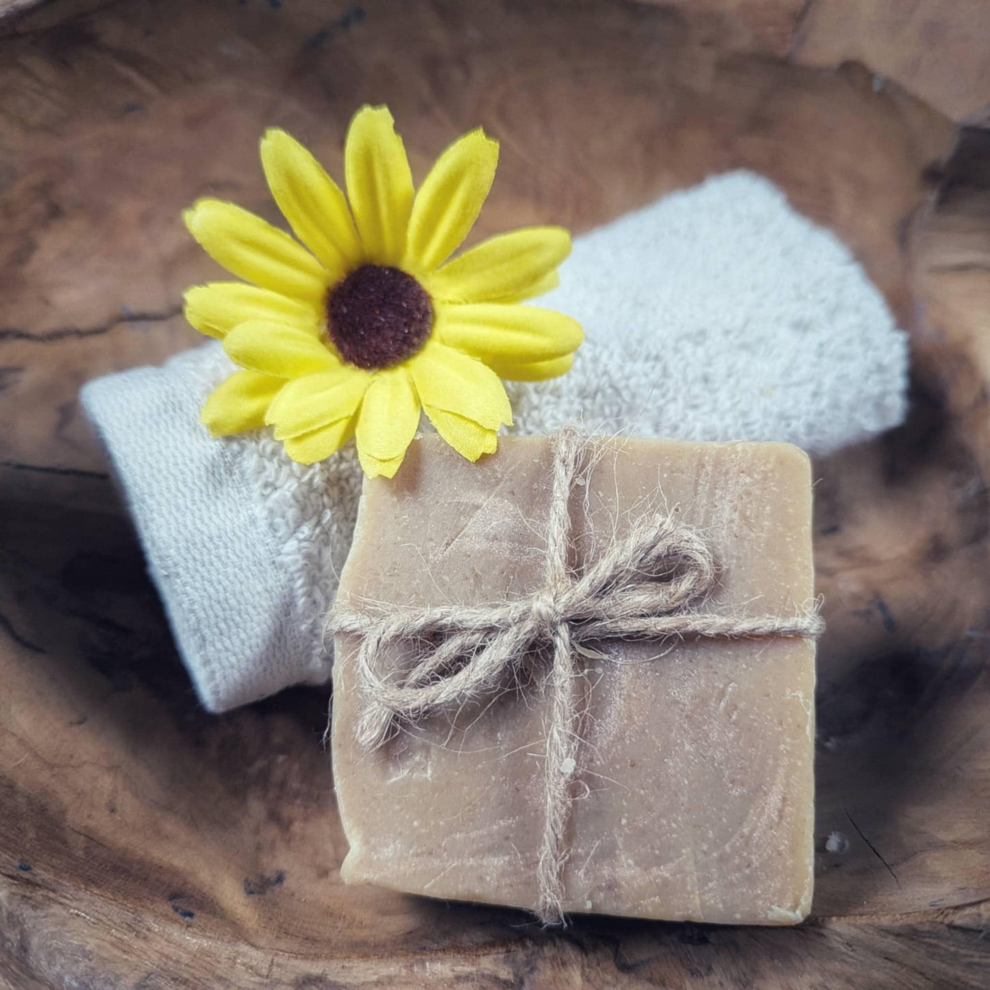 🐐 Goat’s Milk Soap – Gentle Hydration & Skin-Loving Care